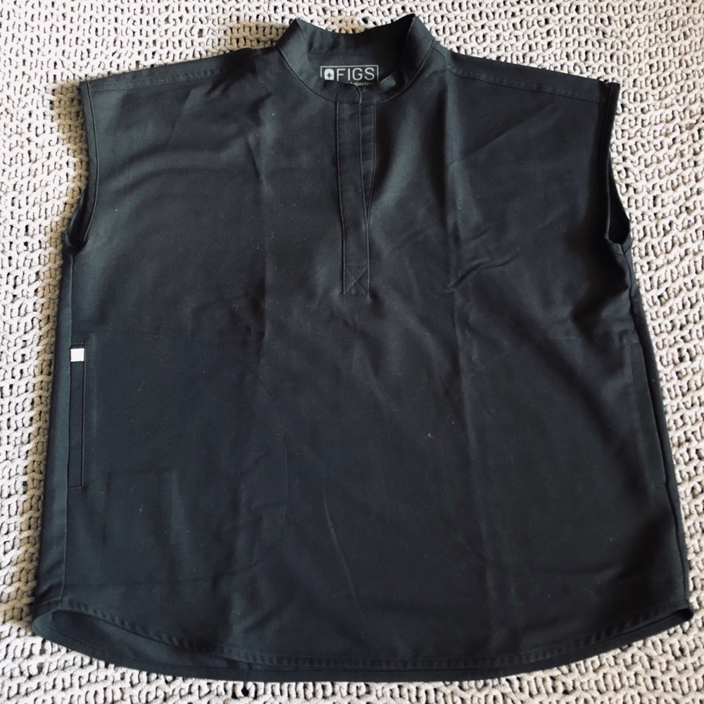 Figs black scrub top.